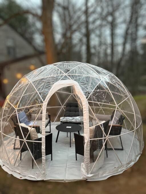 Holiday home Cozy Poconos Retreat Hot Tub, Game And Igloo